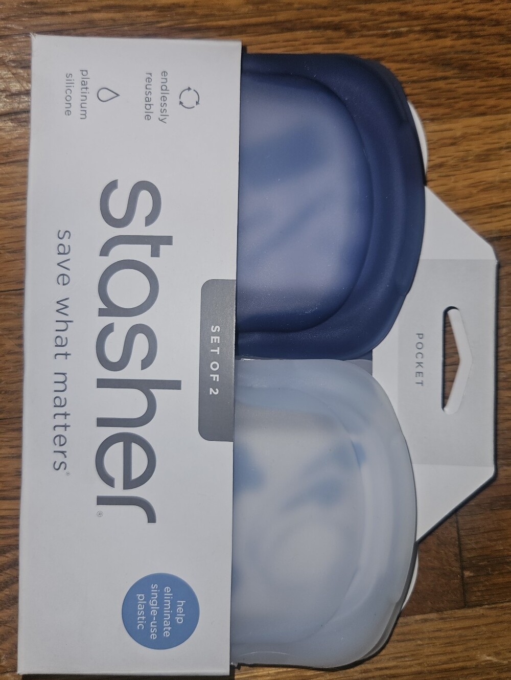 NWT Stasher Set of 2 Reusable Silicone Pouches in Light Blue & Clear